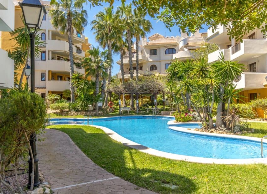 2 soveværelse Penthouse til salg i Orihuela Costa med swimmingpool - € 299.900 (Ref: 9357664)