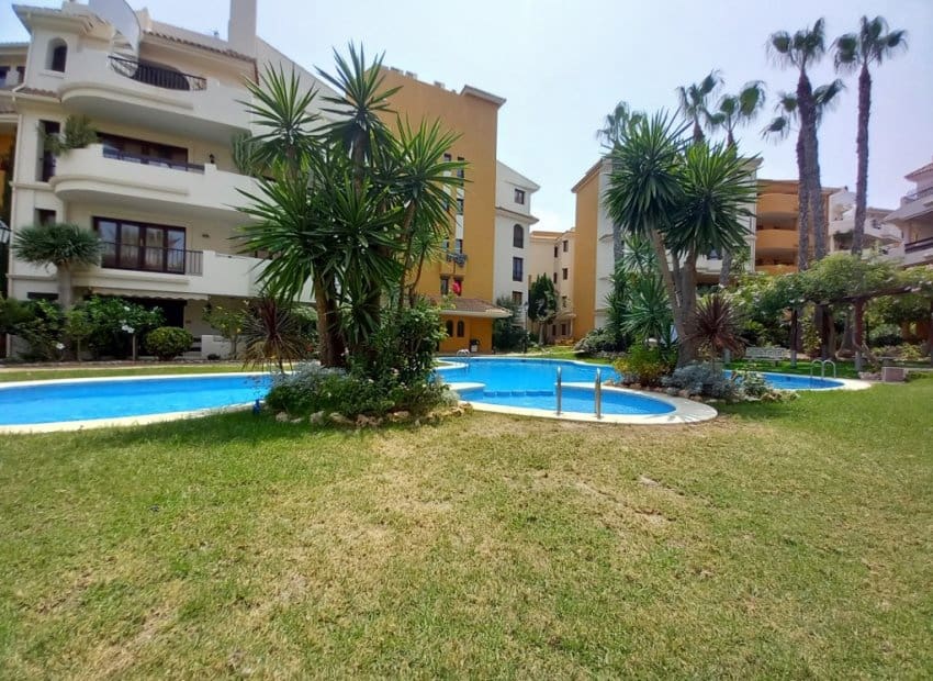 2 soveværelse Penthouse til salg i Orihuela Costa med swimmingpool - € 299.900 (Ref: 9357664)