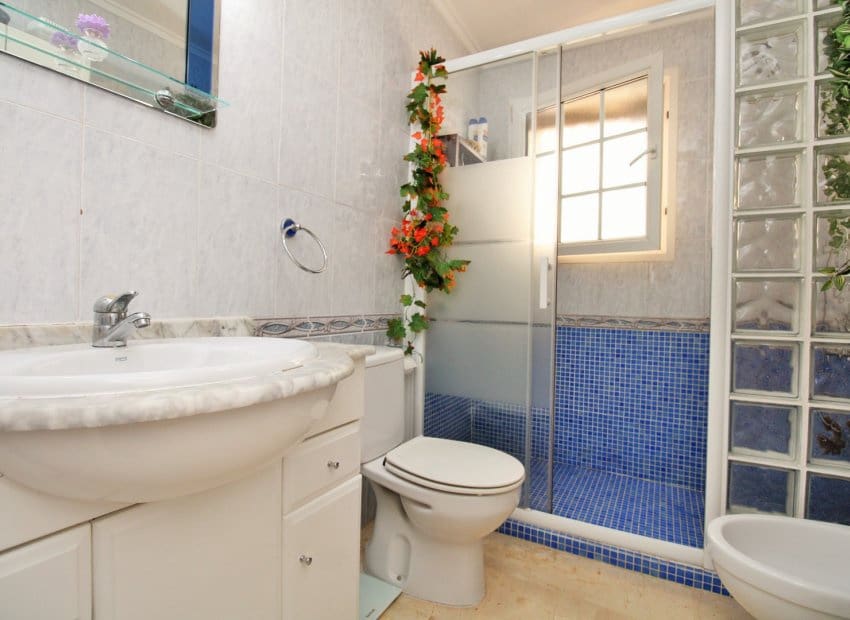 2 bedroom Apartment for sale in Playa Flamenca with pool - € 199,000 (Ref: 9357669)