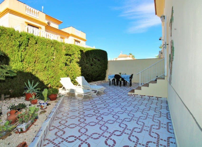 2 bedroom Apartment for sale in Playa Flamenca with pool - € 199,000 (Ref: 9357669)