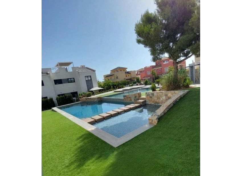 2 soveværelse Penthouse til salg i Los Balcones - € 264.900 (Ref: 9357670)