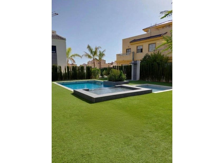 2 soveværelse Penthouse til salg i Los Balcones - € 264.900 (Ref: 9357670)