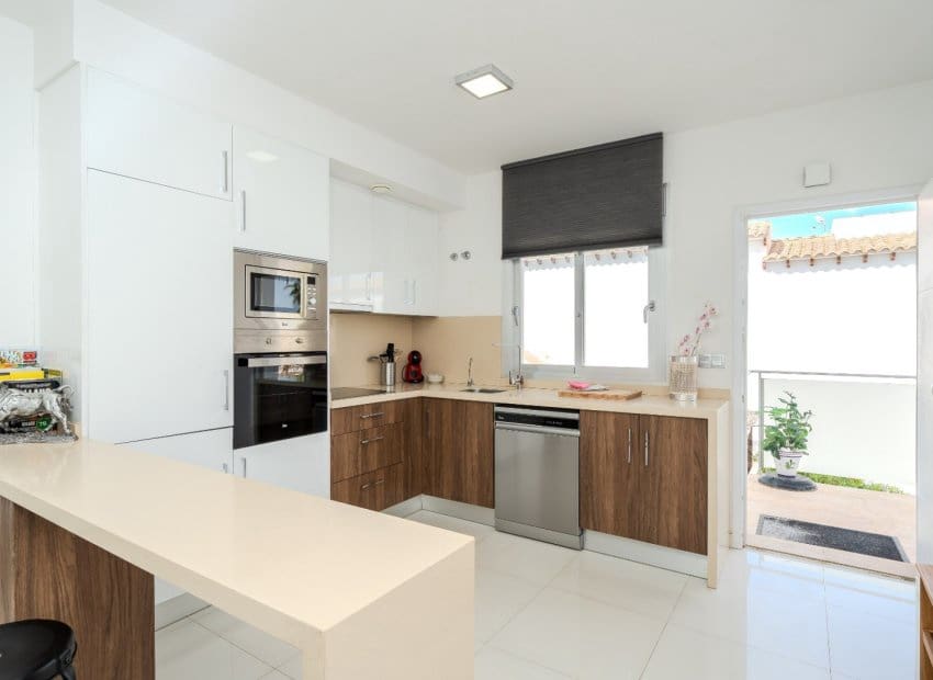 2 makuuhuone Kattohuoneisto myytävänä paikassa Orihuela Costa mukana uima-altaan - 289 000 € (Ref: 9360519)