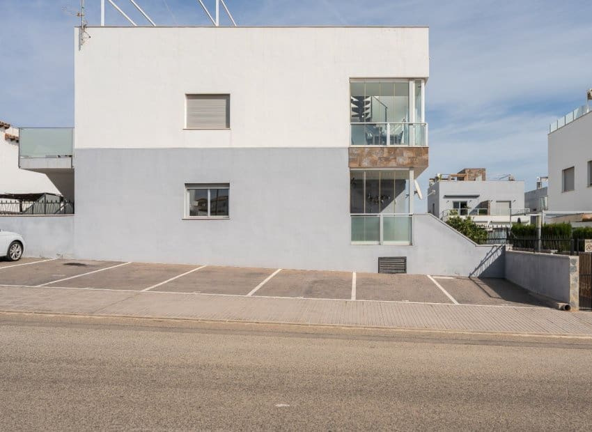 2 makuuhuone Kattohuoneisto myytävänä paikassa Orihuela Costa mukana uima-altaan - 289 000 € (Ref: 9360519)