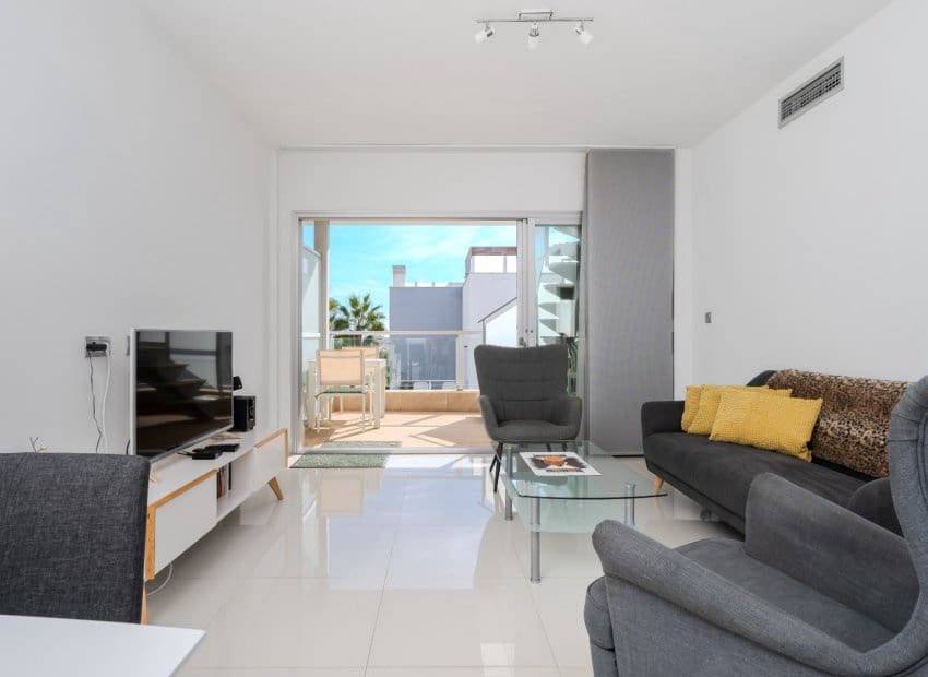 2 makuuhuone Kattohuoneisto myytävänä paikassa Orihuela Costa mukana uima-altaan - 289 000 € (Ref: 9360519)