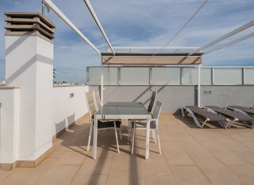 2 makuuhuone Kattohuoneisto myytävänä paikassa Orihuela Costa mukana uima-altaan - 289 000 € (Ref: 9360519)