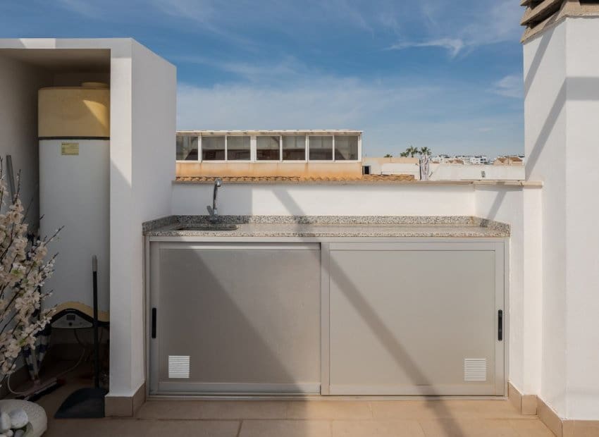 2 makuuhuone Kattohuoneisto myytävänä paikassa Orihuela Costa mukana uima-altaan - 289 000 € (Ref: 9360519)