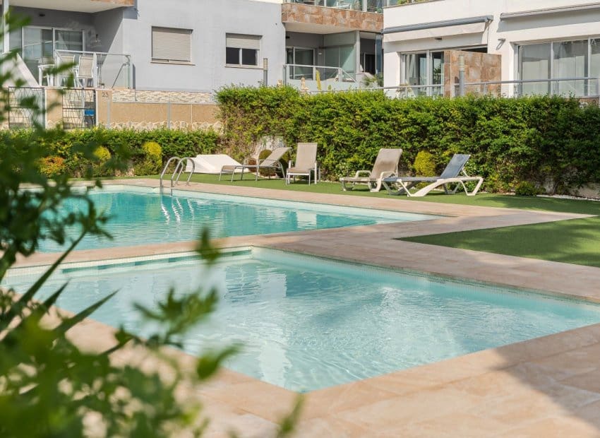 2 makuuhuone Kattohuoneisto myytävänä paikassa Orihuela Costa mukana uima-altaan - 289 000 € (Ref: 9360519)