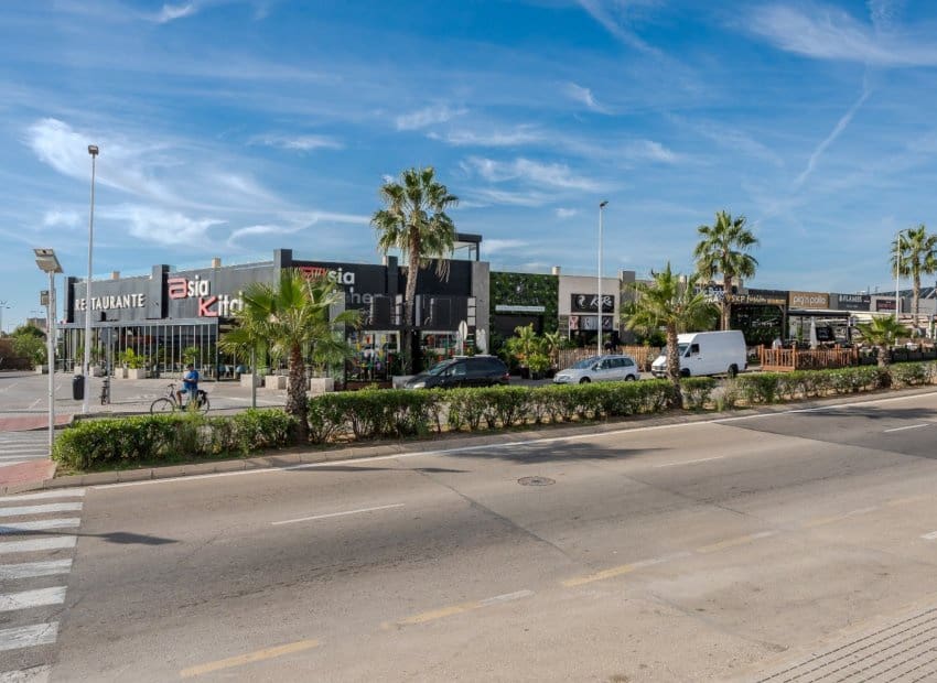 2 makuuhuone Kattohuoneisto myytävänä paikassa Orihuela Costa mukana uima-altaan - 289 000 € (Ref: 9360519)