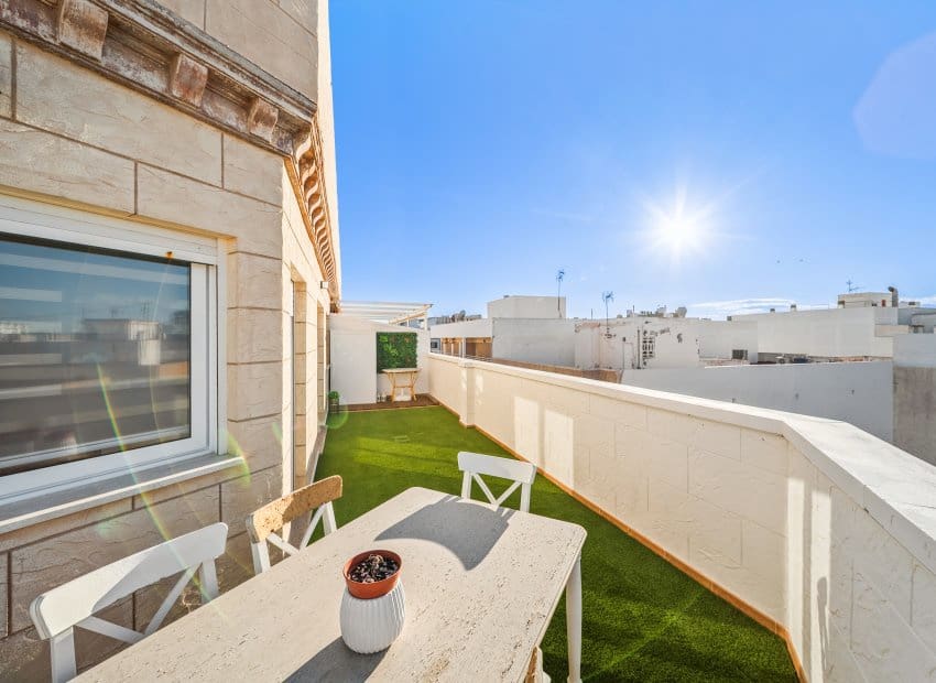 2 slaapkamer Penthouse te koop in La Mata - € 420.000 (Ref: 9363257)