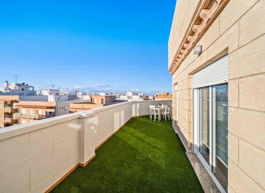 2 slaapkamer Penthouse te koop in La Mata - € 420.000 (Ref: 9363257)