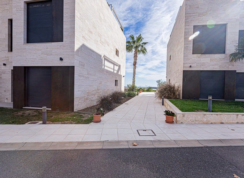 2 slaapkamer Penthouse te koop in Pilar de la Horadada met zwembad - € 209.900 (Ref: 9368980)