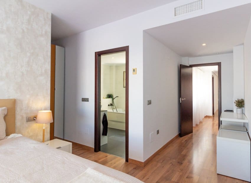 3 soverom Penthouse til salgs i Torrevieja med svømmebasseng - € 395 000 (Ref: 9368981)