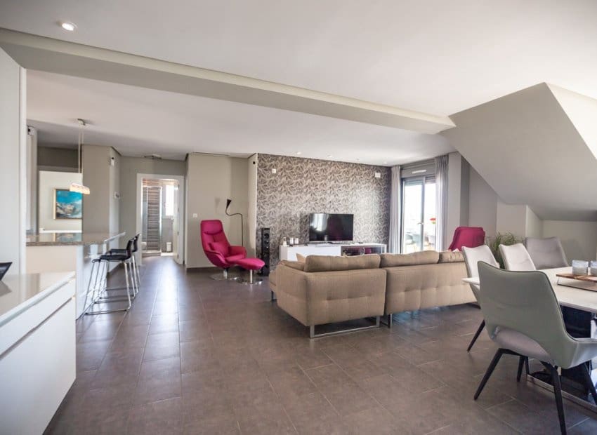 4 sypialnia Penthouse na sprzedaż w Villamartin z basenem - 550 000 € (Ref: 9368982)