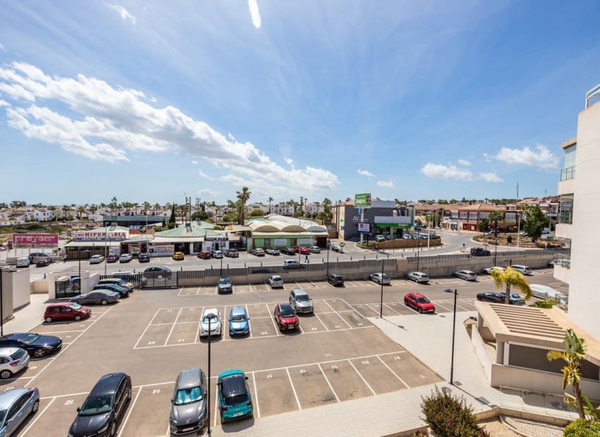 4 sypialnia Penthouse na sprzedaż w Villamartin z basenem - 550 000 € (Ref: 9368982)