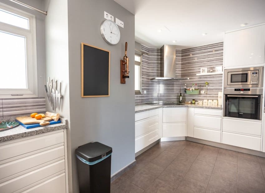 4 sypialnia Penthouse na sprzedaż w Villamartin z basenem - 550 000 € (Ref: 9368982)