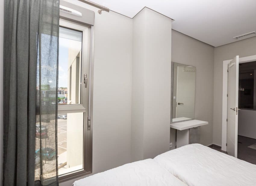 4 sypialnia Penthouse na sprzedaż w Villamartin z basenem - 550 000 € (Ref: 9368982)