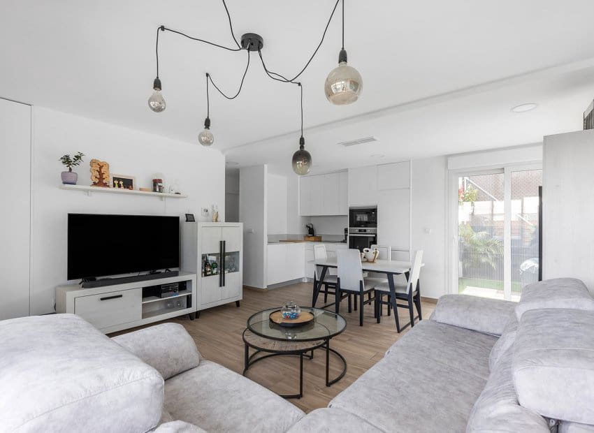 2 slaapkamer Halfvrijstaande villa te koop in Vistabella met zwembad - € 349.000 (Ref: 9368983)