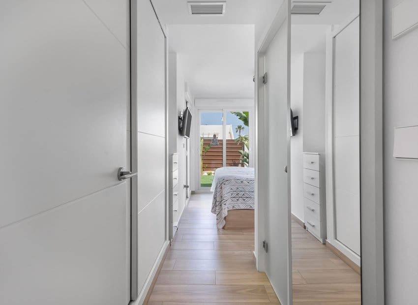 2 slaapkamer Halfvrijstaande villa te koop in Vistabella met zwembad - € 349.000 (Ref: 9368983)