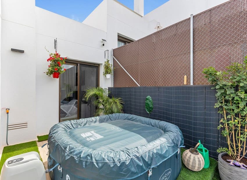 2 slaapkamer Halfvrijstaande villa te koop in Vistabella met zwembad - € 349.000 (Ref: 9368983)