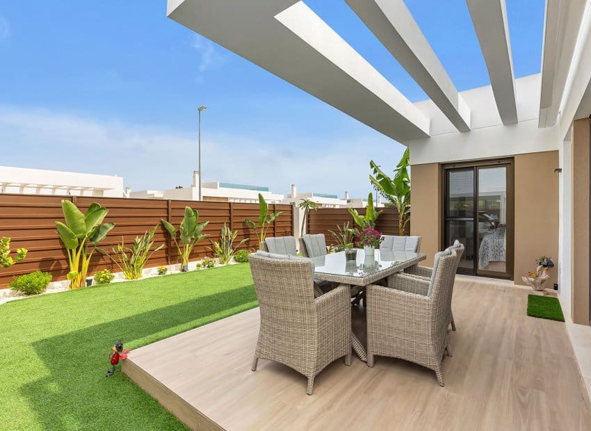 2 slaapkamer Halfvrijstaande villa te koop in Vistabella met zwembad - € 349.000 (Ref: 9368983)