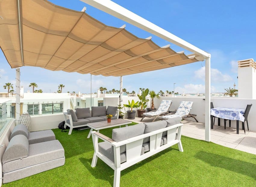 2 slaapkamer Halfvrijstaande villa te koop in Vistabella met zwembad - € 349.000 (Ref: 9368983)