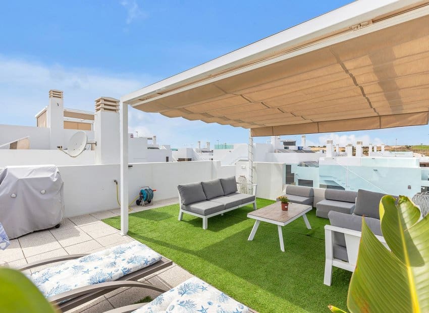 2 slaapkamer Halfvrijstaande villa te koop in Vistabella met zwembad - € 349.000 (Ref: 9368983)