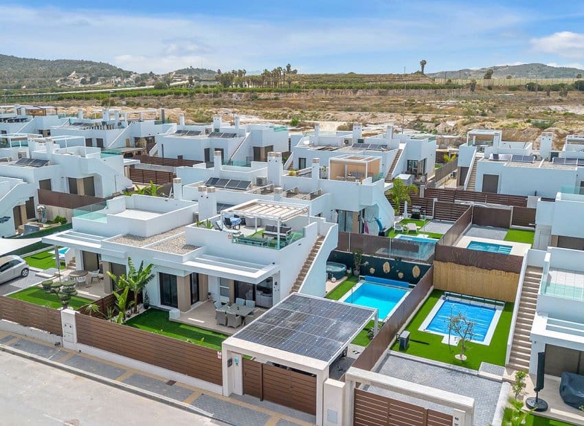 2 slaapkamer Halfvrijstaande villa te koop in Vistabella met zwembad - € 349.000 (Ref: 9368983)