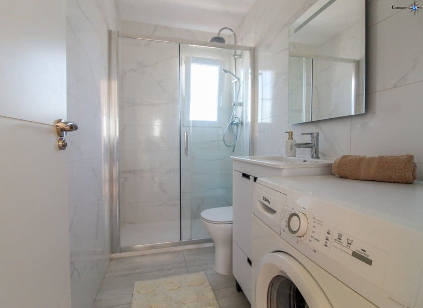 2 slaapkamer Appartement te koop in Orihuela Costa met zwembad - € 247.000 (Ref: 9368984)