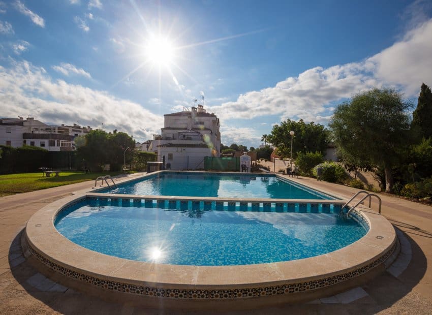 2 slaapkamer Appartement te koop in Orihuela Costa met zwembad - € 247.000 (Ref: 9368984)