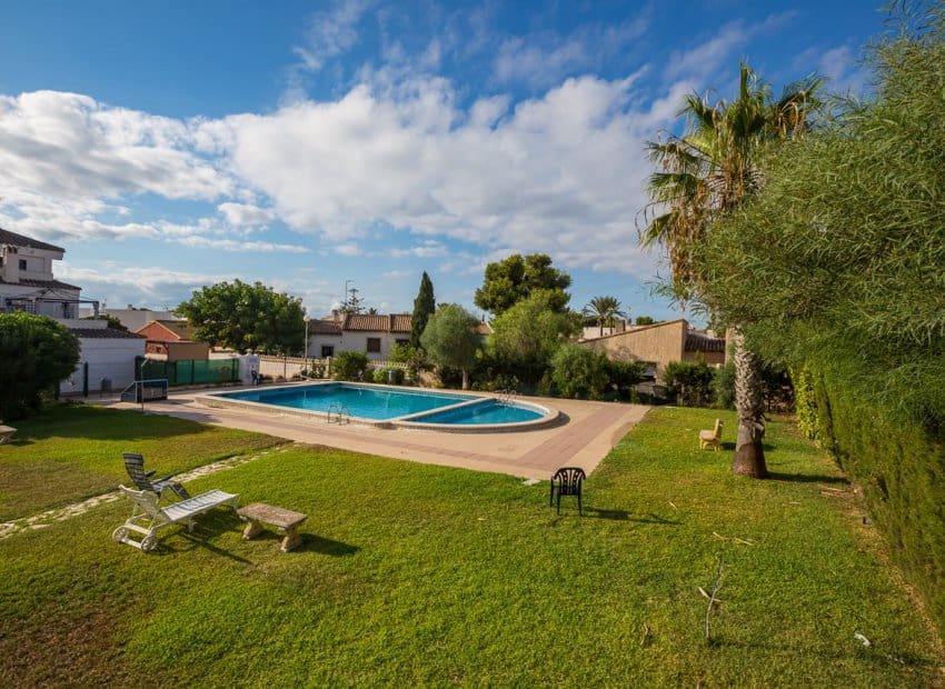 2 slaapkamer Appartement te koop in Orihuela Costa met zwembad - € 247.000 (Ref: 9368984)