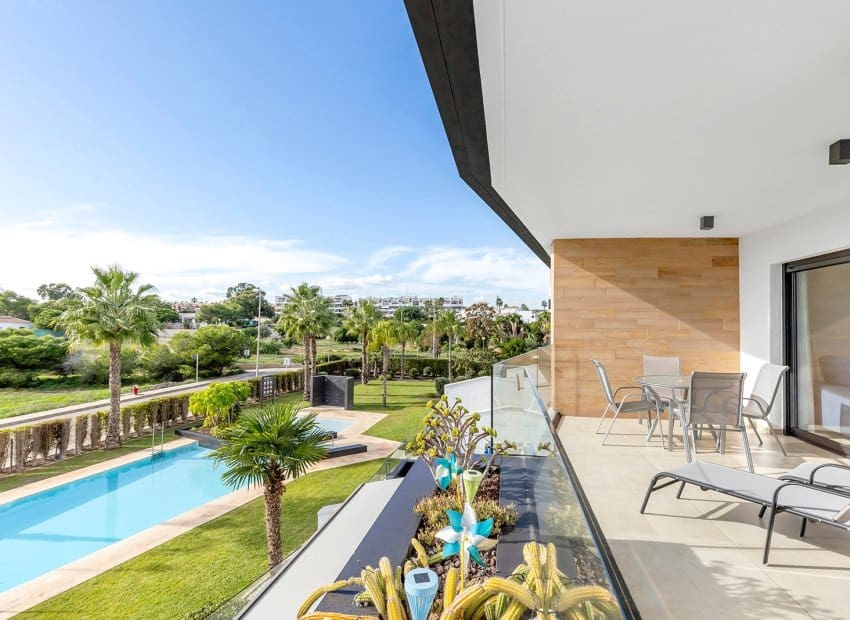 2 slaapkamer Appartement te koop in La Zenia met zwembad - € 335.000 (Ref: 9379545)