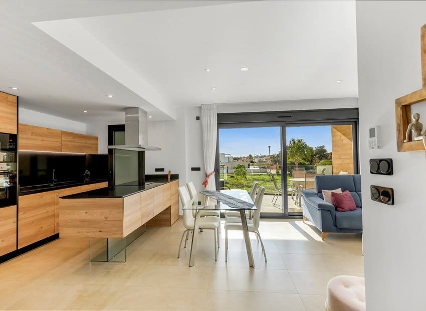 2 slaapkamer Appartement te koop in La Zenia met zwembad - € 335.000 (Ref: 9379545)