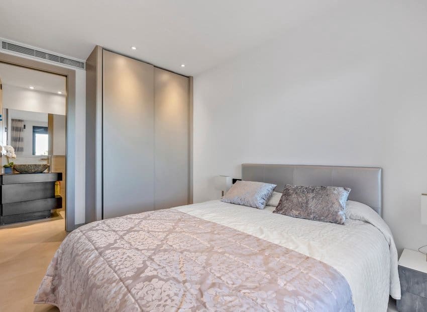 2 slaapkamer Appartement te koop in La Zenia met zwembad - € 335.000 (Ref: 9379545)