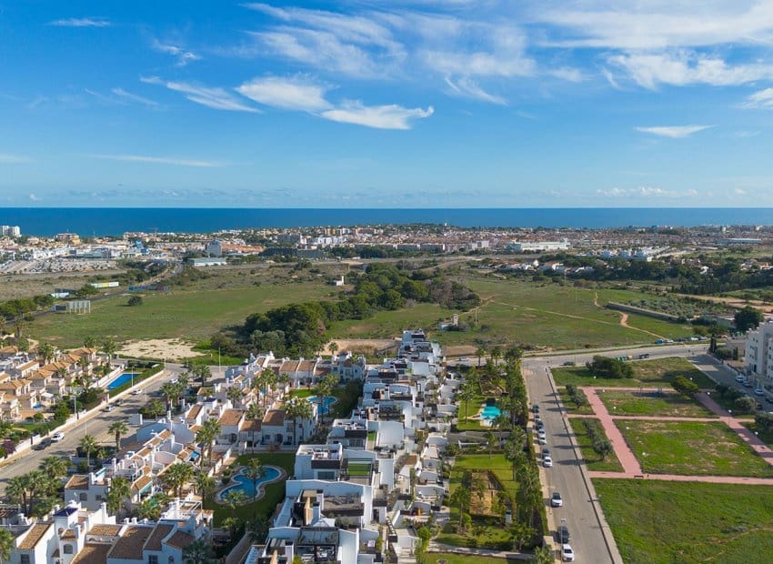 2 slaapkamer Appartement te koop in La Zenia met zwembad - € 335.000 (Ref: 9379545)