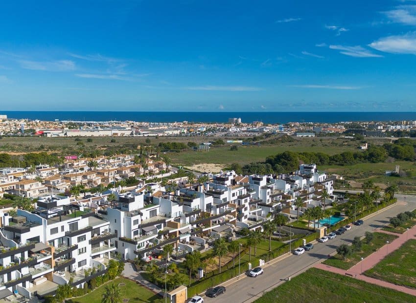 2 slaapkamer Appartement te koop in La Zenia met zwembad - € 335.000 (Ref: 9379545)