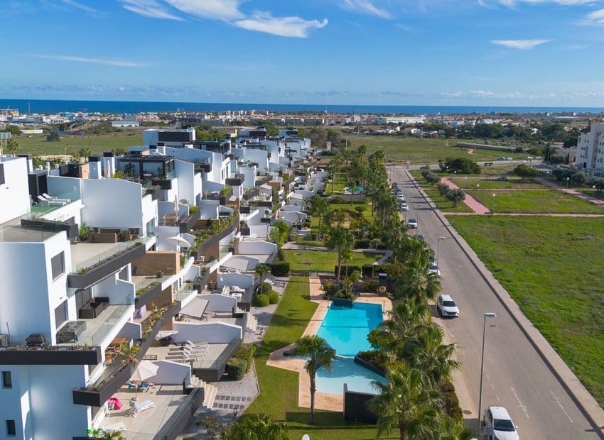 2 slaapkamer Appartement te koop in La Zenia met zwembad - € 335.000 (Ref: 9379545)