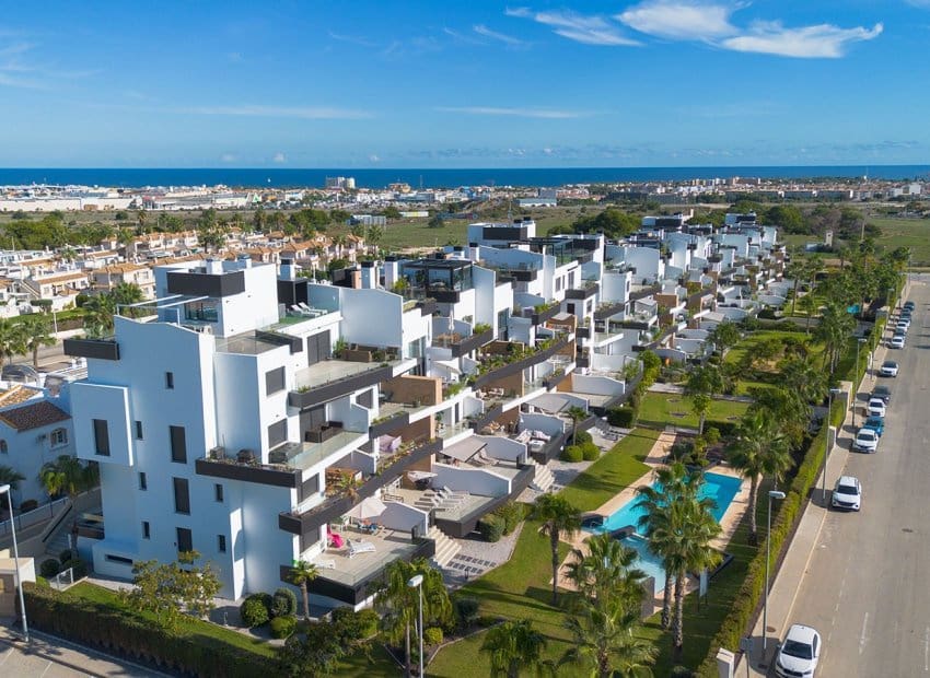 2 slaapkamer Appartement te koop in La Zenia met zwembad - € 335.000 (Ref: 9379545)