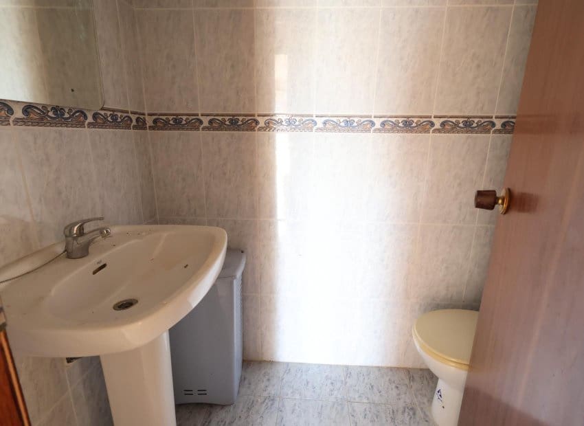 2 slaapkamer Appartement te koop in Punta Prima met zwembad - € 144.000 (Ref: 9379546)