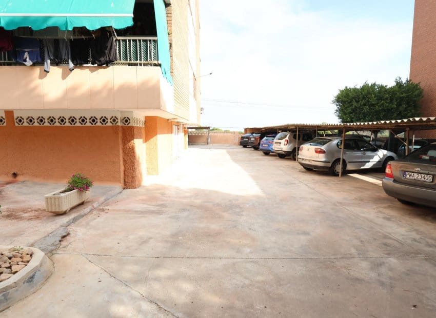 2 slaapkamer Appartement te koop in Punta Prima met zwembad - € 144.000 (Ref: 9379546)