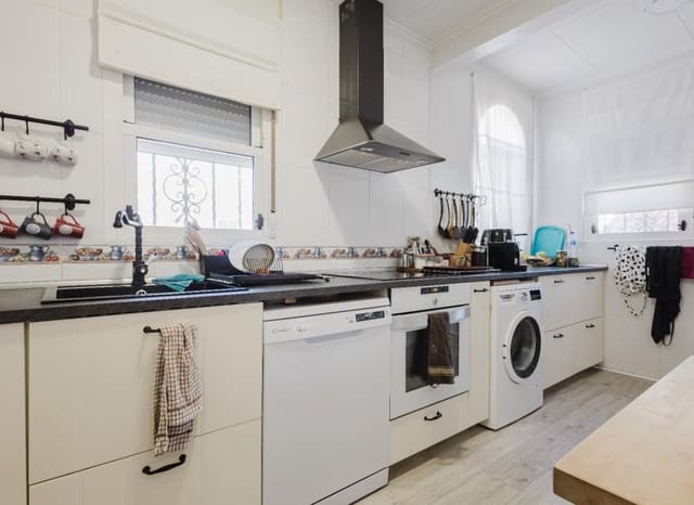 Chalet de 5 habitaciones en La Siesta, Torrevieja en venta con piscina - 449.000 € (Ref: 9379556)