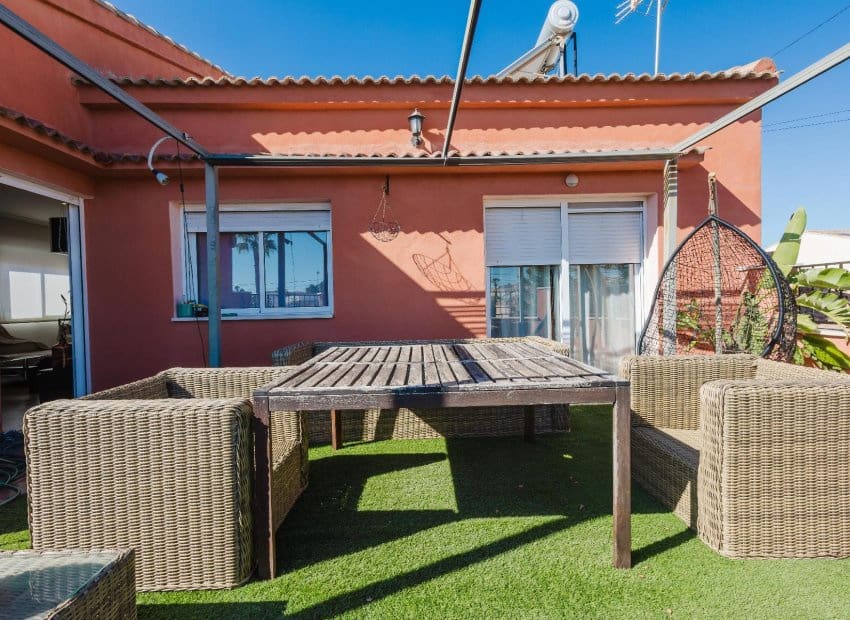 Chalet de 5 habitaciones en La Siesta en venta con piscina - 449.000 € (Ref: 9379556)
