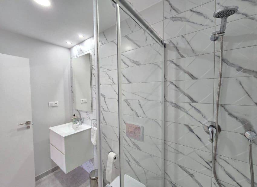 2 bedroom Apartment for sale in Villamartin with pool garage - € 285,000 (Ref: 9379754)