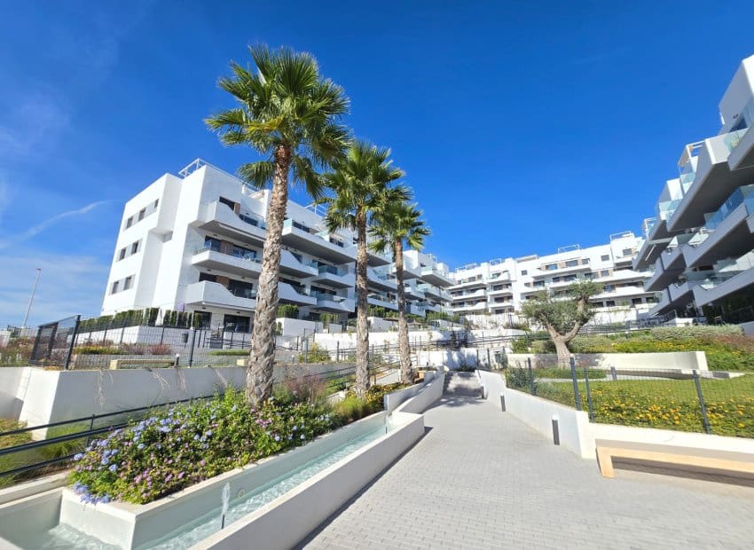 2 bedroom Apartment for sale in Villamartin with pool garage - € 285,000 (Ref: 9379754)