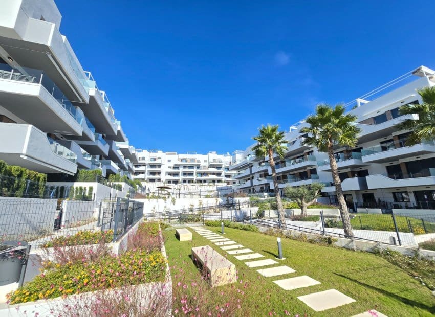 2 bedroom Apartment for sale in Villamartin with pool garage - € 285,000 (Ref: 9379754)