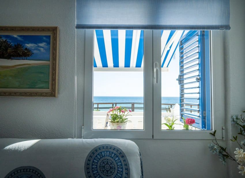 2 bedroom Beach Apartment for sale in Mil Palmeras with pool - € 365,000 (Ref: 9379967)