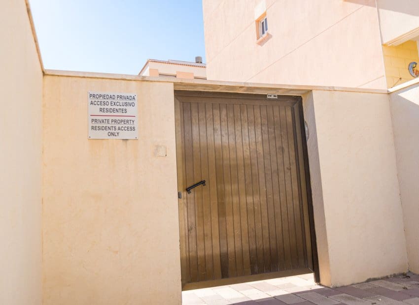 2 bedroom Beach Apartment for sale in Mil Palmeras with pool - € 365,000 (Ref: 9379967)