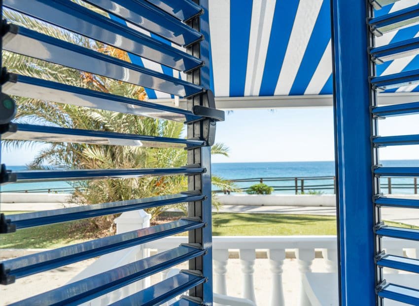 2 bedroom Beach Apartment for sale in Mil Palmeras with pool - € 365,000 (Ref: 9379967)