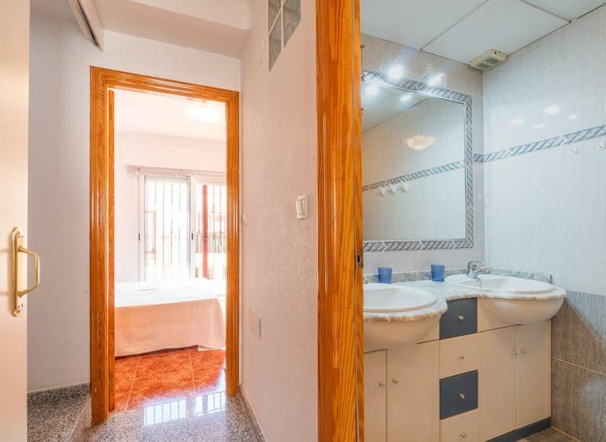3 camera da letto Casa in vendita in Playa Flamenca con piscina - 169.000 € (Rif: 9379968)