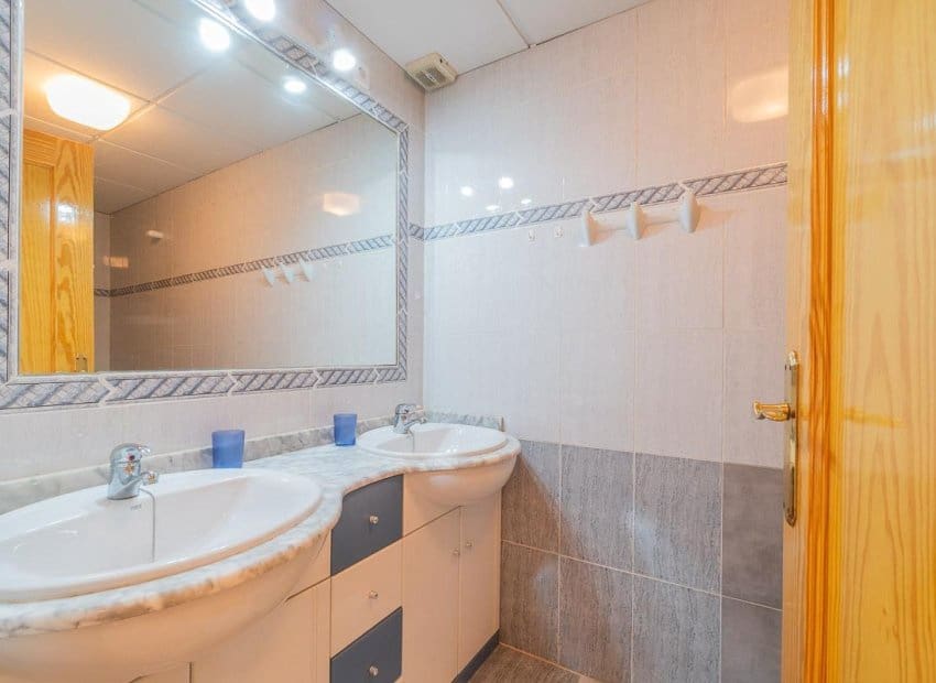 3 camera da letto Casa in vendita in Playa Flamenca con piscina - 169.000 € (Rif: 9379968)